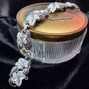 Vintage Boucher Bracelet Ivy Leaves In White Silver Tone Five Link